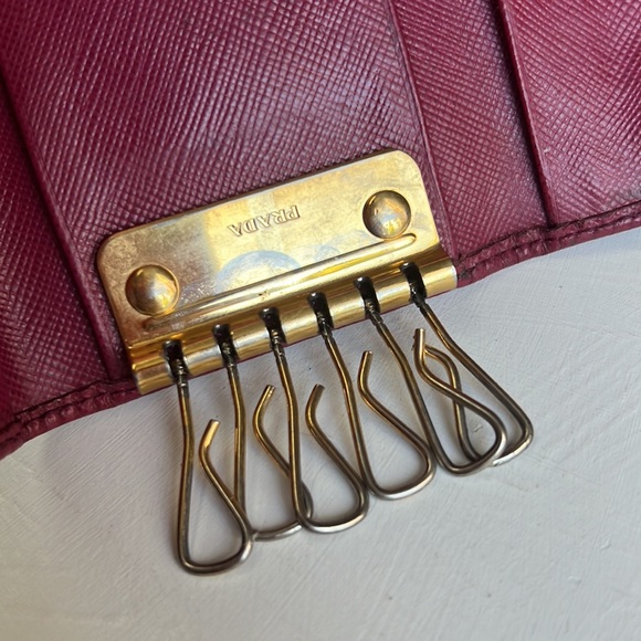 Auth. PRADA Gather Leather 6 Ring Key Case Wallet Pink Gold Tone Hardware Logo - Picture 12 of 17